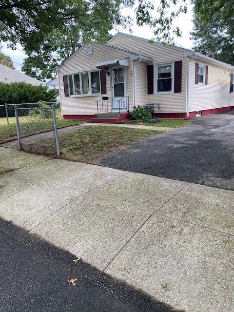 25 Riverview Ave, Pawtucket, RI 02860 - photo 3