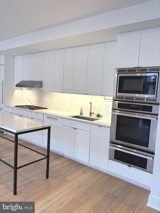 1761 P St NW unit 2, Washington, DC 20036 - photo 2