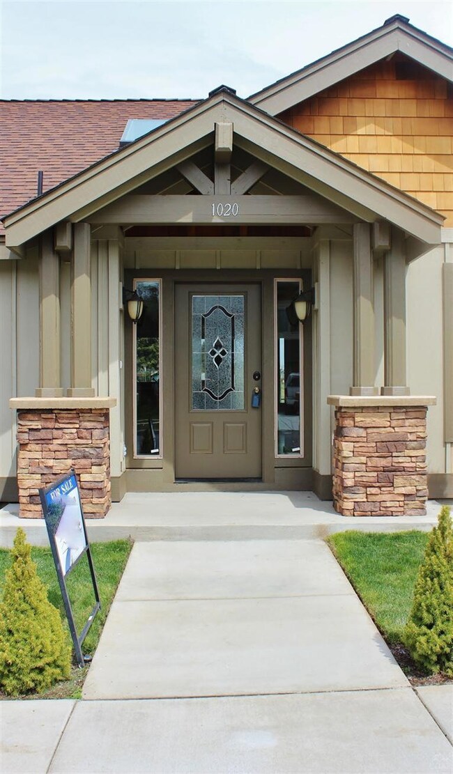 1020 NE Bennington Way, Bend, OR 97701 - photo 3