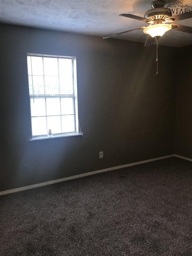 1402 Hunt St, Wichita Falls, TX 76302 - photo 7