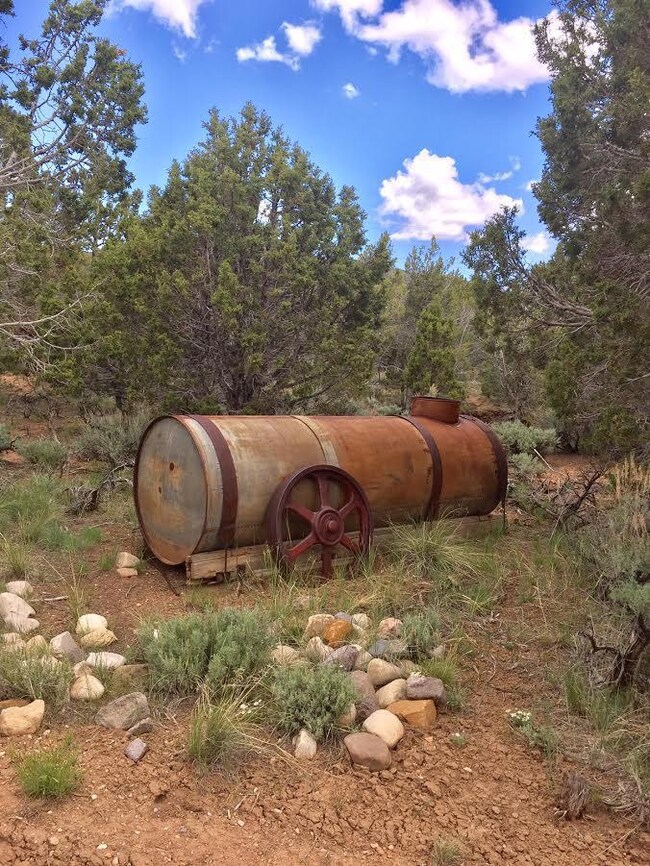 Land Decor