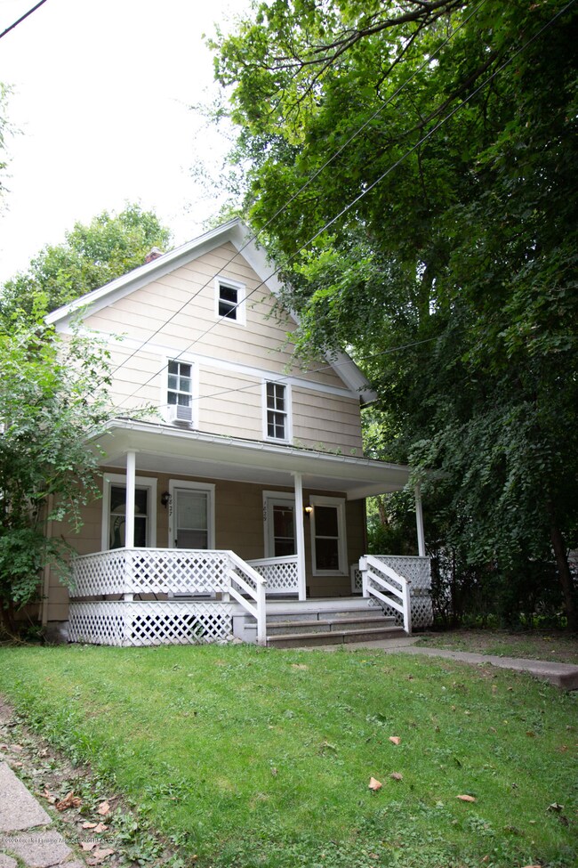 1827 Bradley Ave, Lansing, MI 48910 - photo 2