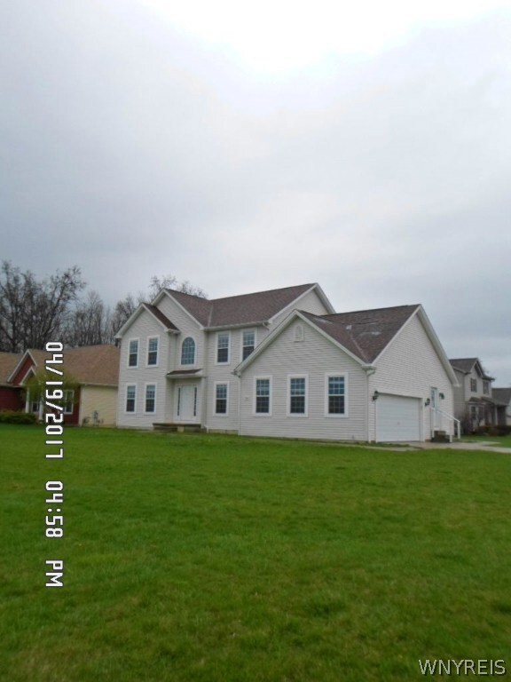 7129 Lakeside Dr, Niagara Falls, NY 14304 - photo 2