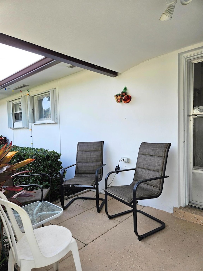 2920 Crosley Dr E unit B, West Palm Beach, FL 33415 - photo 3