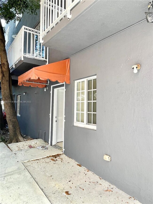 1421 SW 3rd St unit 101, Miami, FL 33135 - photo 3