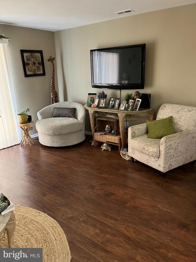 21 Buena Ct unit 1, Blackwood, NJ 08012 - photo 2