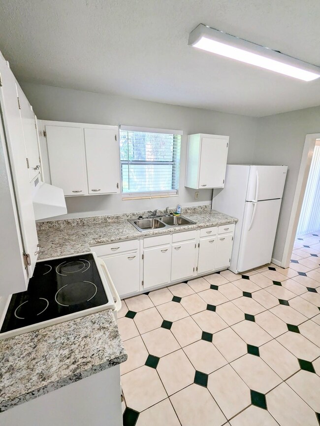 2301 Belle Vue Way, Tallahassee, FL 32304 - photo 3