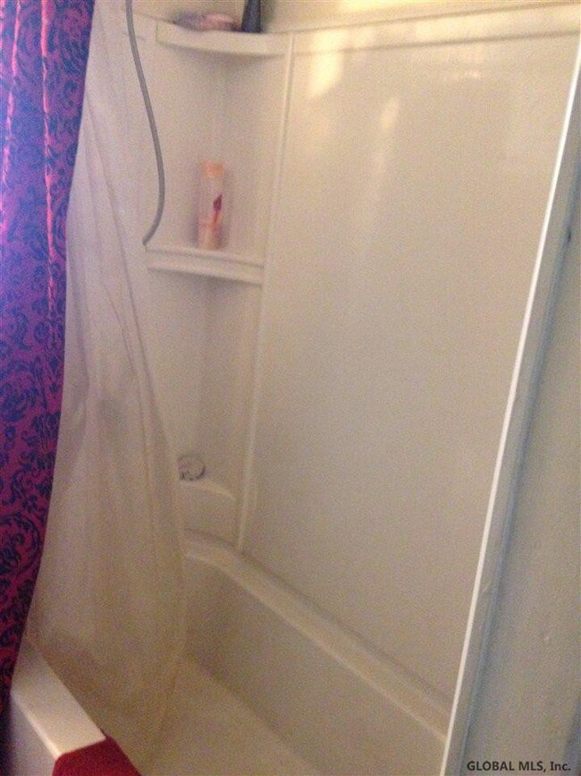 470 Hamilton St, Albany, NY 12203 - photo 6