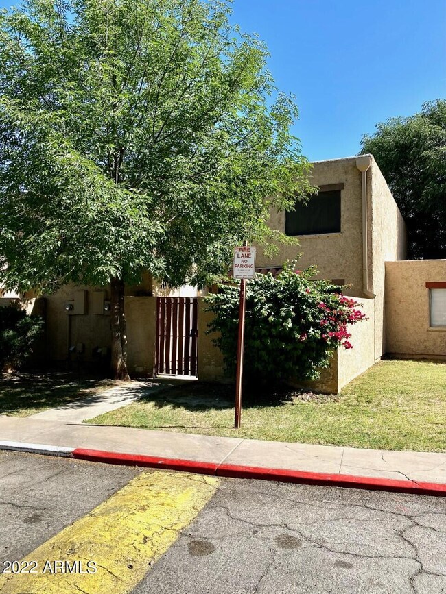 6856 W Devonshire Ave unit 258, Phoenix, AZ 85033 - photo 2