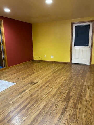 201 N Vine St, Camargo, IL 61919 - photo 3