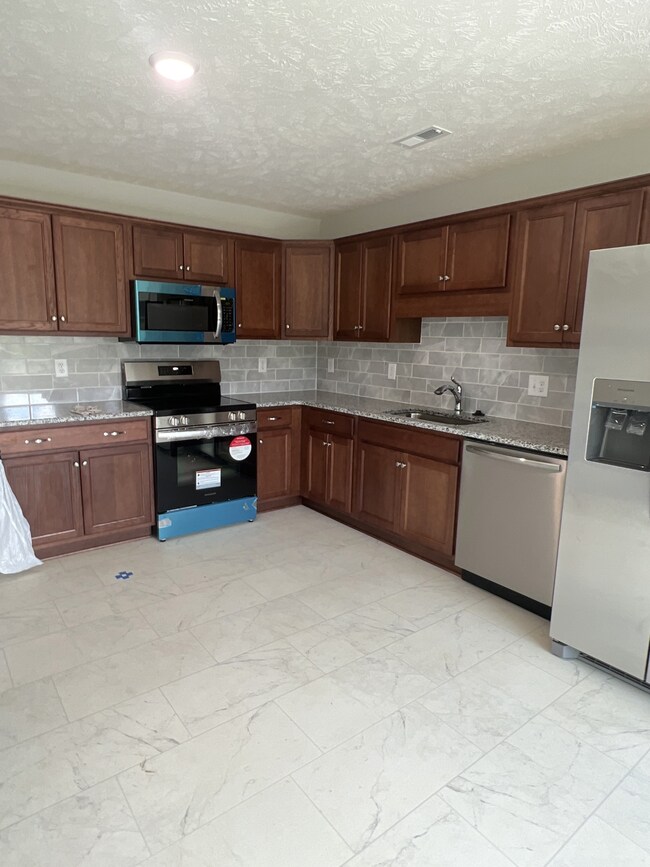 107 Meadowbrook, Shelbyville, TN 37160 - photo 4