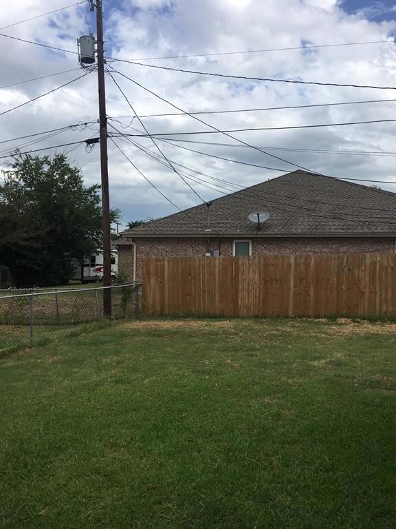 502 Valleyridge Ct unit A, Decatur, TX 76234 - photo 4