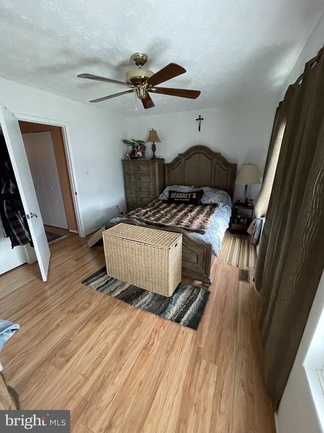 122 Highshire Ct, Dundalk, MD 21222 - photo 3