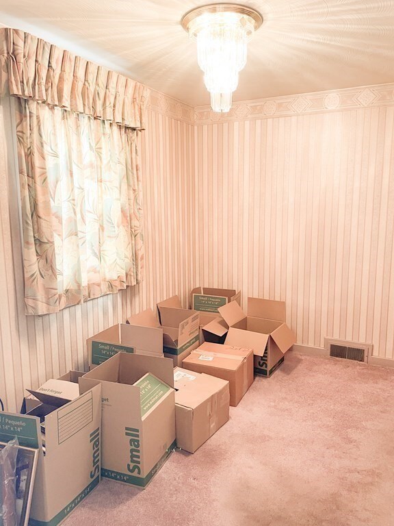 38 Malcolm Rd, Springfield, MA 01109 - photo 7