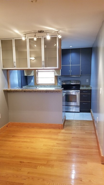 49 Newport St unit 2, Dorchester, MA 02125 - photo 2