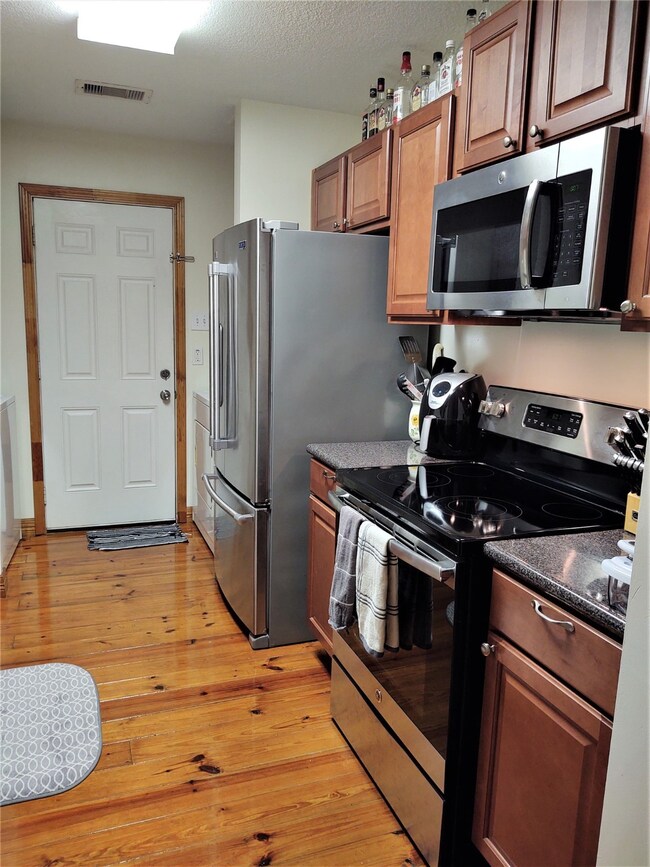 19050 County Road 669e, Alvin, TX 77511 - photo 6