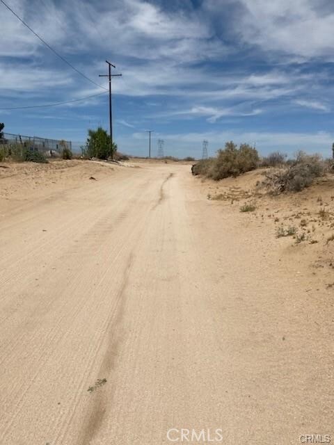 28128 Via Seco St, Apple Valley, CA 92308 - photo 7