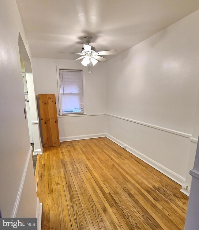 2820 Edgecombe Cir S, Baltimore, MD 21215 - photo 4