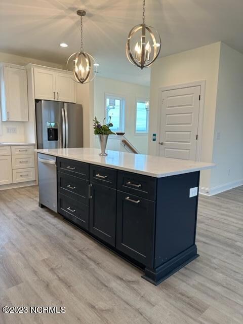 Kitchen Island w/dishwasher