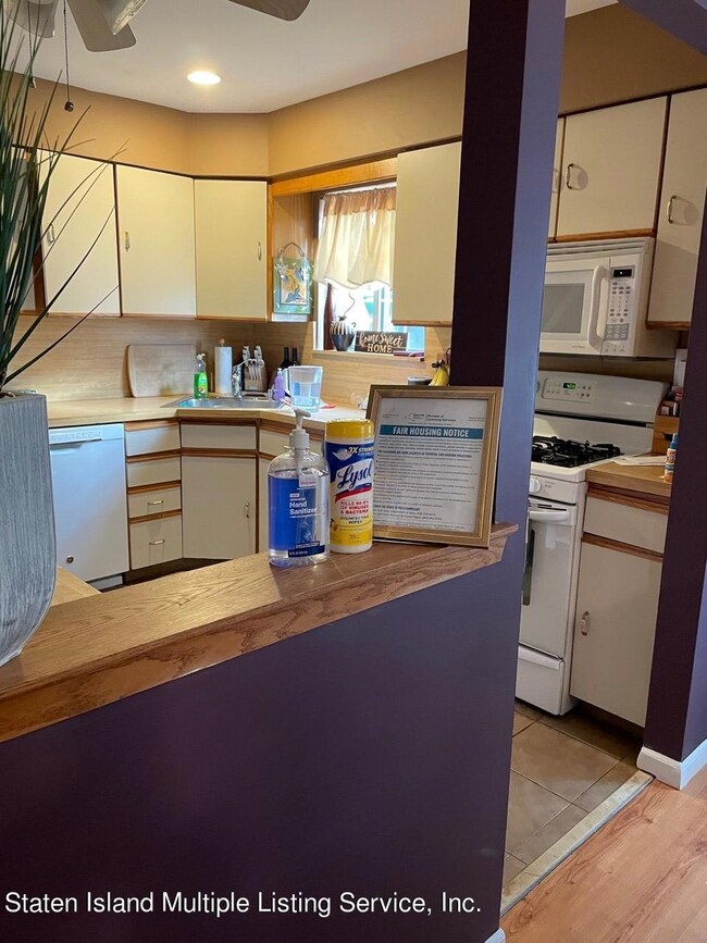 18A Fuller Ct, Staten Island, NY 10306 - photo 7