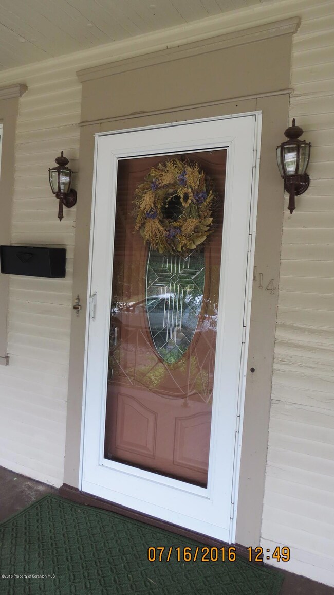 114 S Apple St, Dunmore, PA 18512 - photo 2