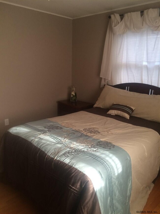 459 Winter St, Troy, NY 12180 - photo 5