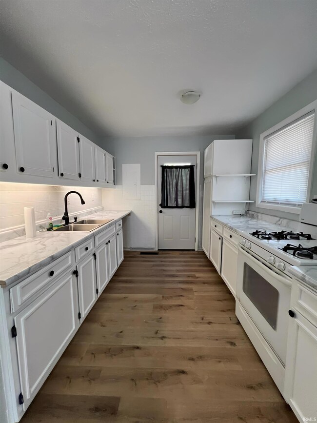 5208 Algonquin Trail, Kokomo, IN 46902 - photo 4