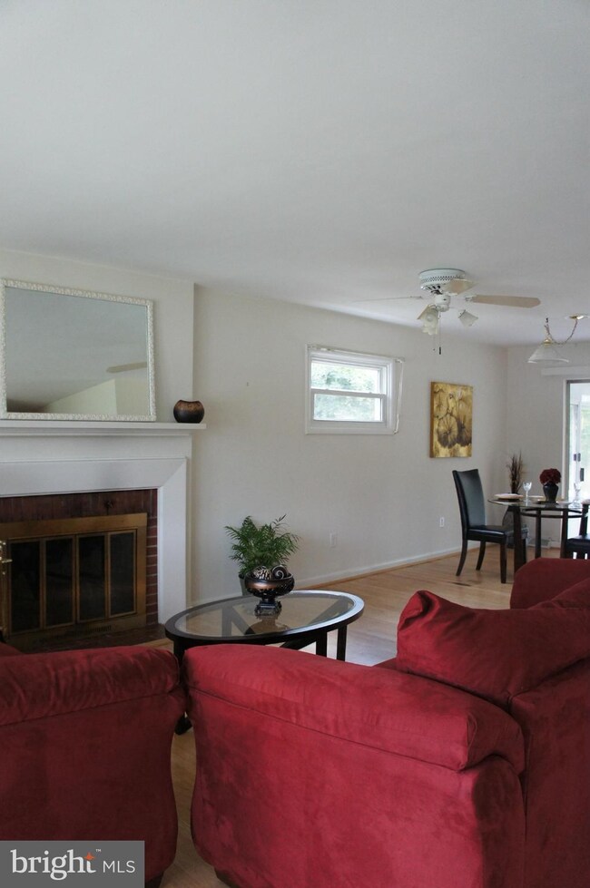 18635 Crestwood Dr, Hagerstown, MD 21742 - photo 7