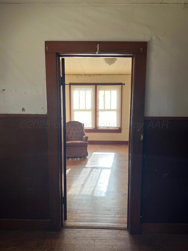 314 S Jefferson St, Clarendon, TX 79226 - photo 5