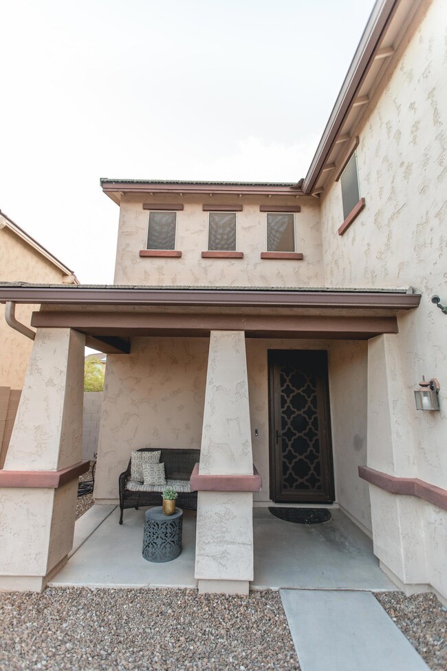 2 1514 E Hummingbird