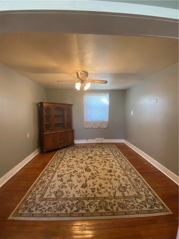 Dining Room w/ Ceiling Fan