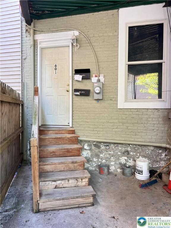 you could fit a cute al fresco bistro set out here