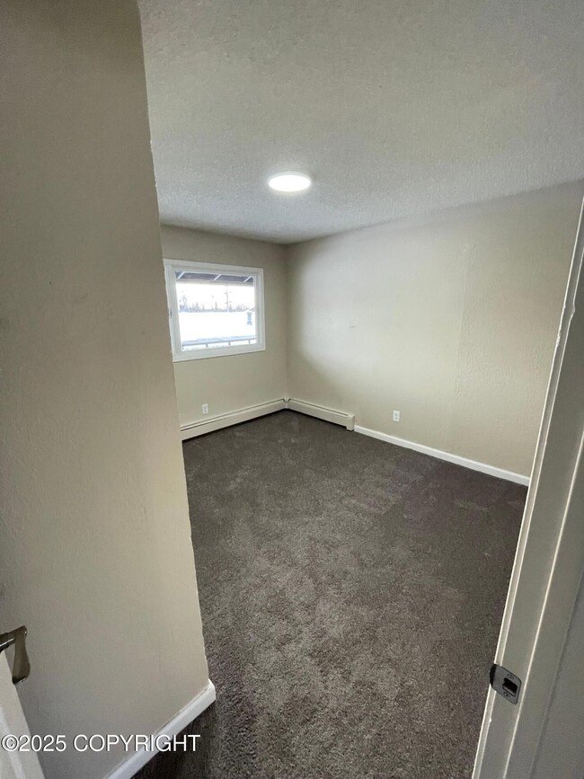 6701 E 6th Ave unit 17, Anchorage, AK 99504 - photo 2