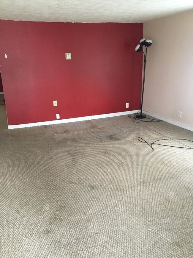 206 N Franklin St, Mentone, IN 46539 - photo 3