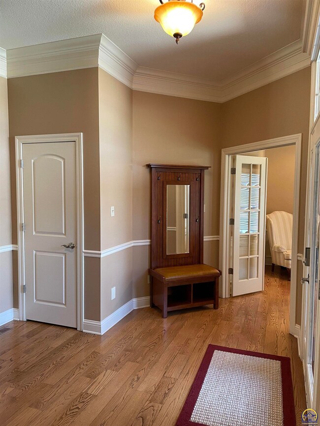 6325 SW 43rd Ct, Topeka, KS 66610 - photo 4