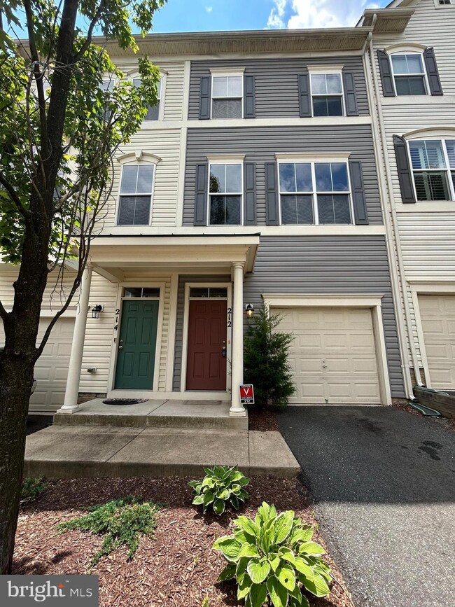 212 Shamrock Dr unit 3095, Stafford, VA 22556 - photo 2