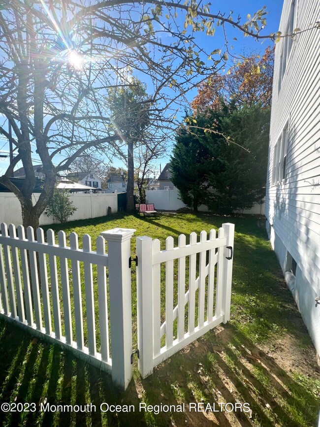 24 Walnut St, Keyport, NJ 07735 - photo 2