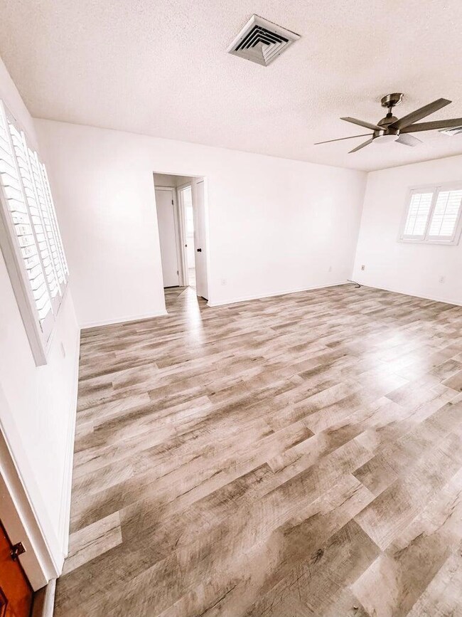 8153 SE Carlton St, Hobe Sound, FL 33455 - photo 5