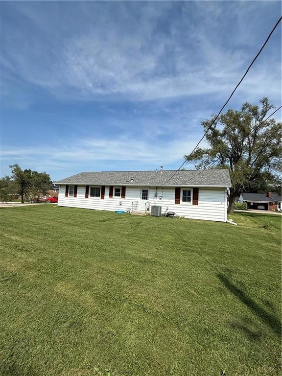 1205 Highland St, Macon, MO 63552 - photo 2