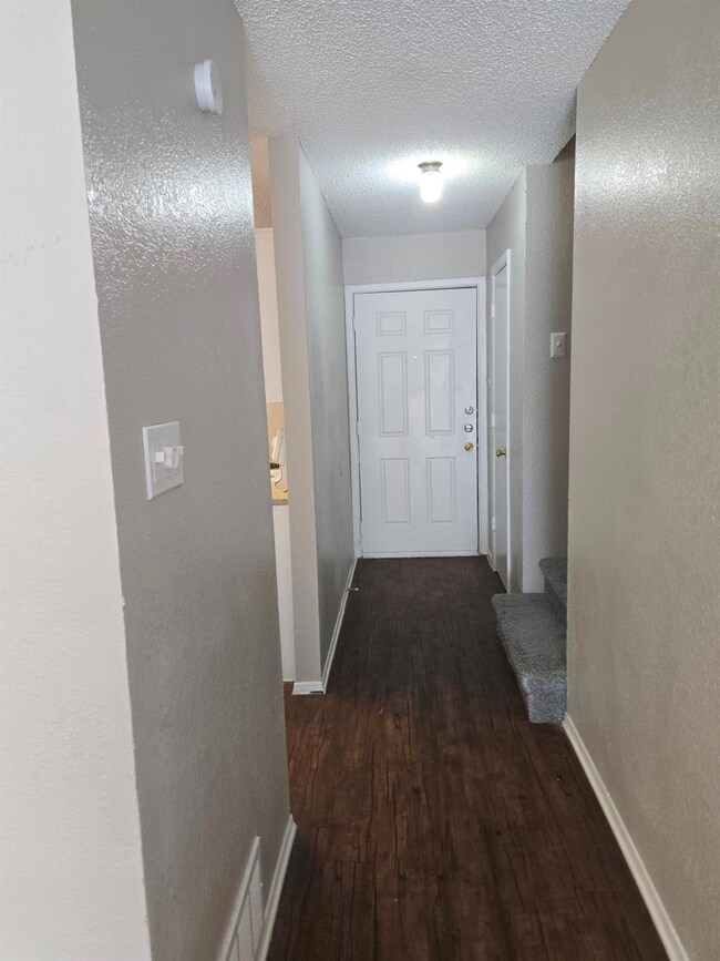 8109 Silver Creek Rd unit C, Fort Worth, TX 76108 - photo 2