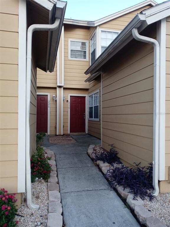 2734 Fan Palm Dr unit 1, Davenport, FL 33897 - photo 2