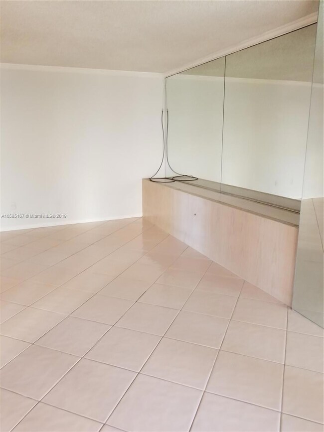 3570 Magellan Cir unit 2262, Miami, FL 33180 - photo 5