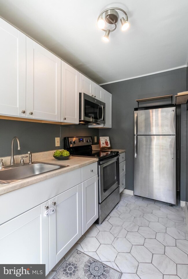 2 T Laurel Hill Rd, Greenbelt, MD 20770 - photo 4