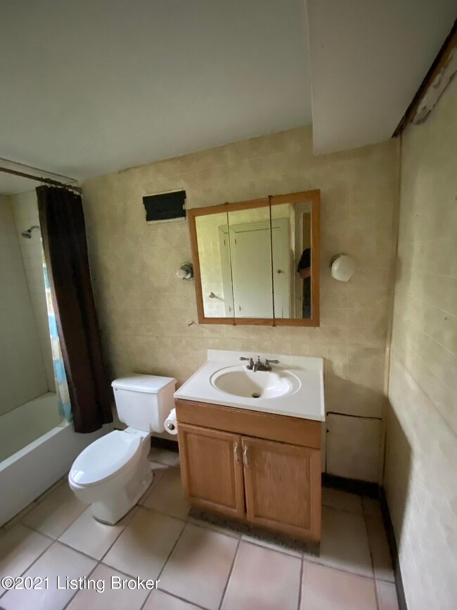 4819 Dreams End Bath 1