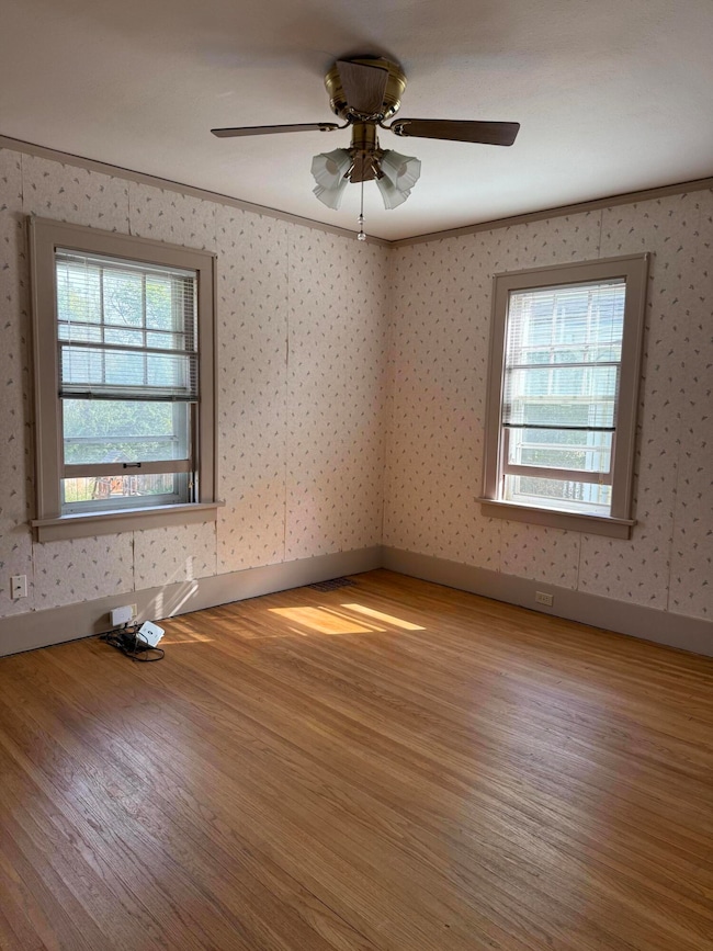 1301 S 1st St, Aberdeen, SD 57401 - photo 4