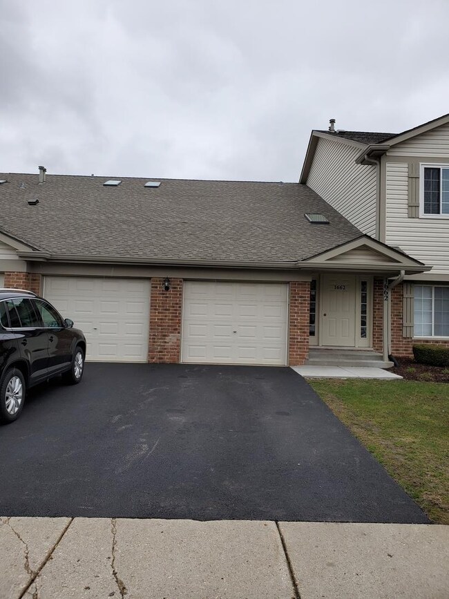1662 Commodore Ct unit 2, Schaumburg, IL 60193 - photo 3