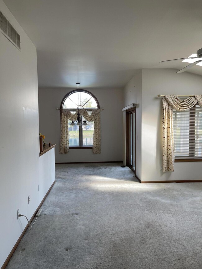 611 W 94th Ct, Crown Point, IN 46307 - photo 6