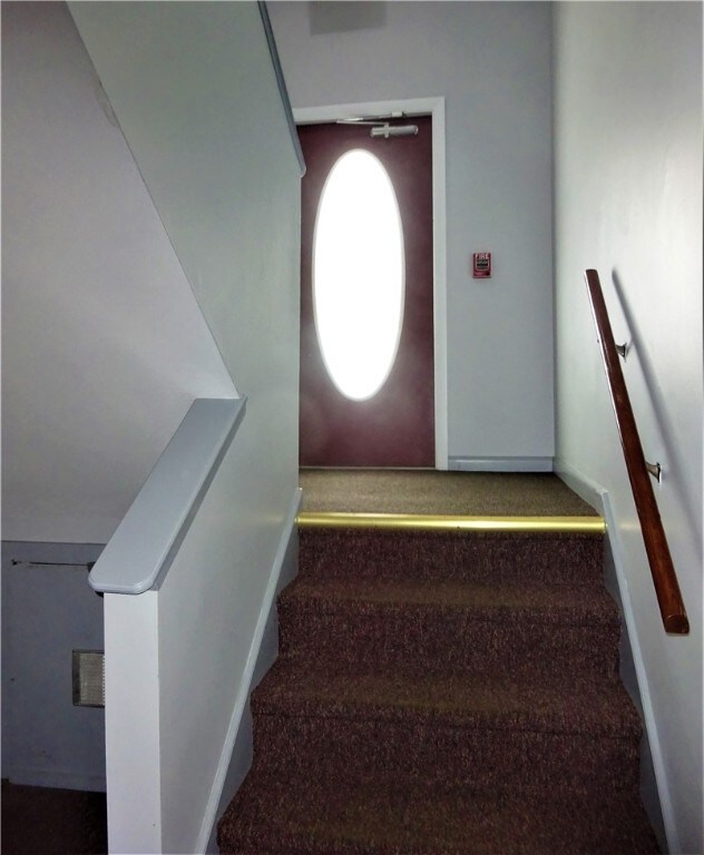 14 Village Ct, West Warwick, RI 02893 - photo 2