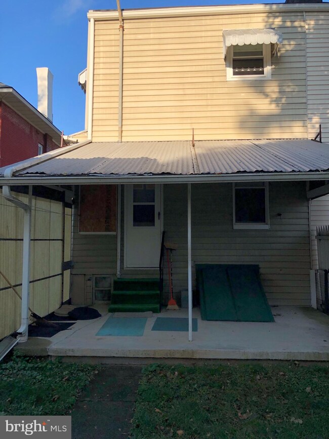 3326 Ridgeway St, Reading, PA 19605 - photo 4