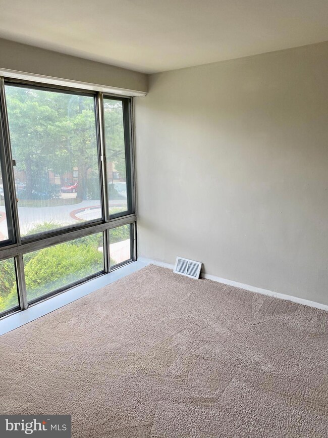 100 E Glenolden Ave unit S4, Glenolden, PA 19036 - photo 7